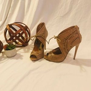 Brown Heels size 7m (3 inch heel)